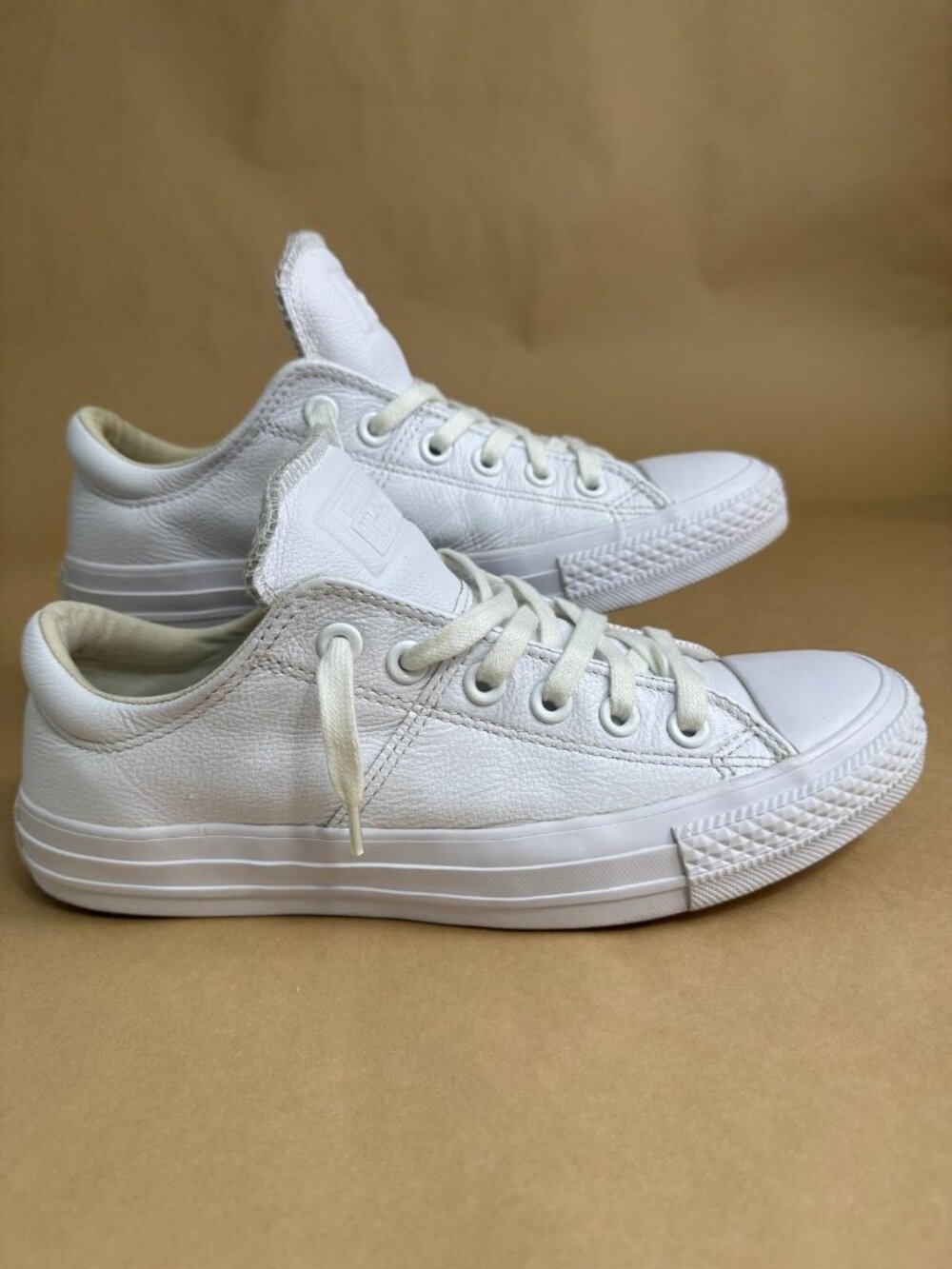 Converse Chuck Taylor All Star Leather Low Top White Womenโsโ 8